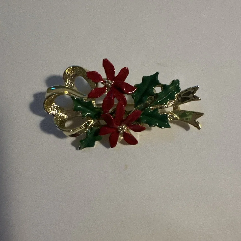 Gold Tone Christmas Ribbon‎ Brooch Pin w/ Red Flower & Green Leaves Vintage